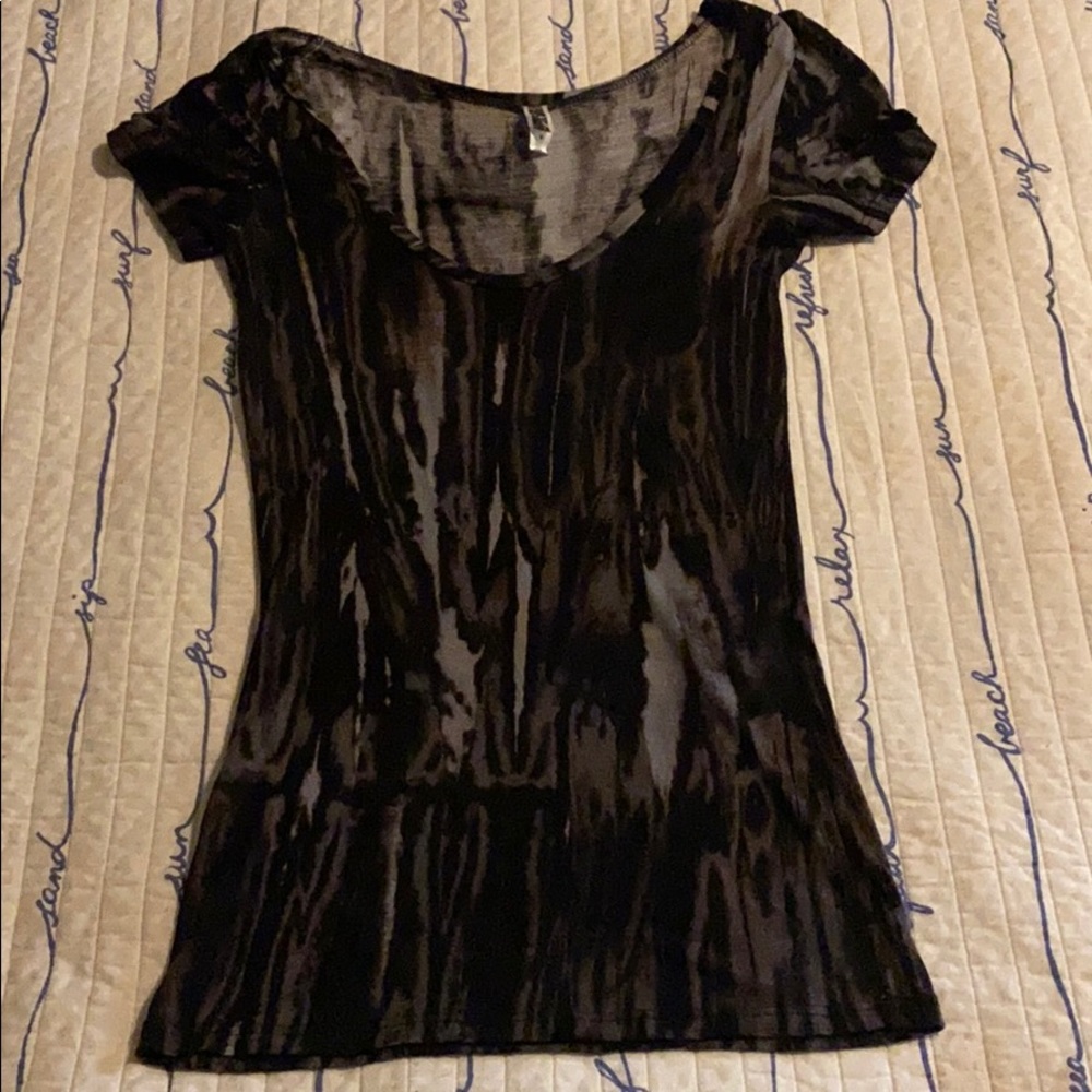 Buckle shirt size medium